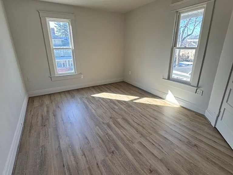 938 Lincoln Ave — Photo 3