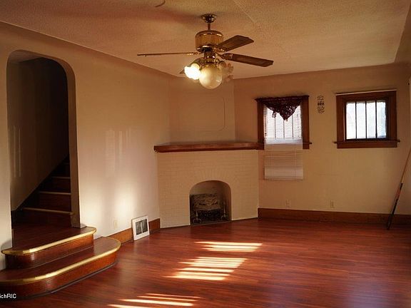 3rd image of 2117 Maffett St