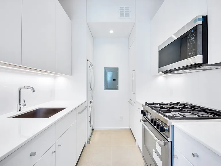 562 Morgan Ave #2 — Photo 2