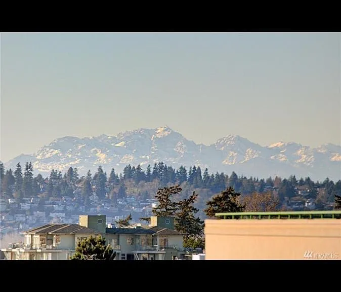 555 Kirkland Way — Photo 3