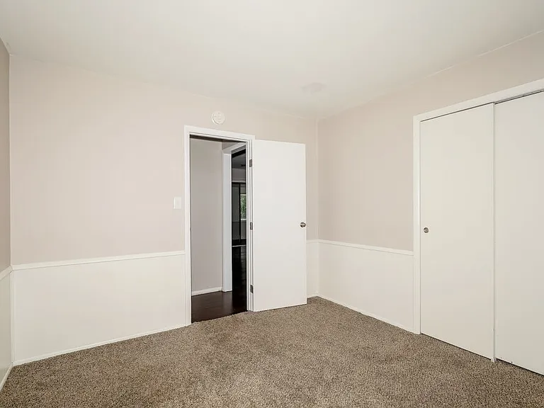 5910 Rahke Rd — Photo 13