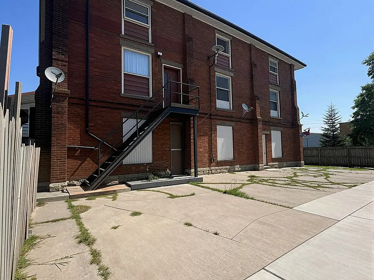134 Victoria St S #3 — Photo 6