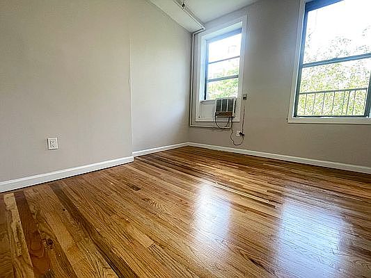 3rd image of 84 E 2nd St APT 5