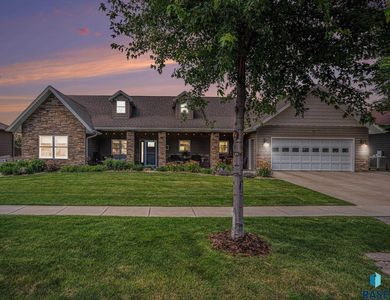 504 Shamrock Dr, Hartford, SD, 57033