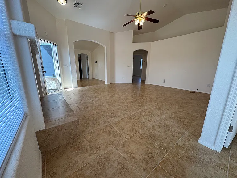 7815 S Wild Primrose Ave — Photo 18