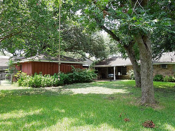 4th image of 9639 Meadowvale Dr