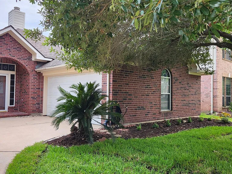 22403 Bellows Bend Dr — Photo 2