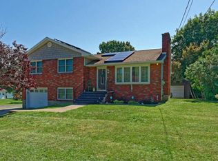 39 Brickyard Rd, Mechanicville, NY 12118