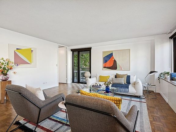 3rd image of 531 Main St APT 321