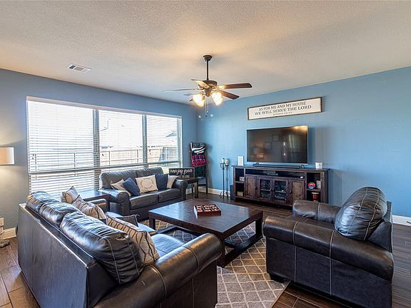 5th image of 1009 Goldenrod Ln