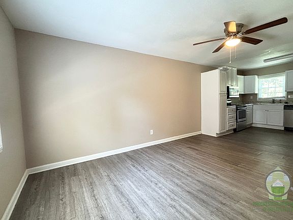 2nd image of 10 Stag St #20