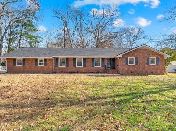 518 Sharondale Dr, Tullahoma, TN 37388