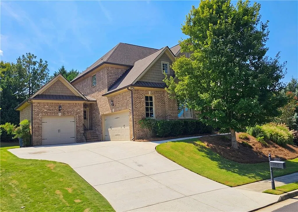 5 bed, 4.0 bath, 3994 sqft, $5,000 — Photo 3
