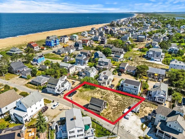 11 & 13 16th St, Newbury, MA 01951