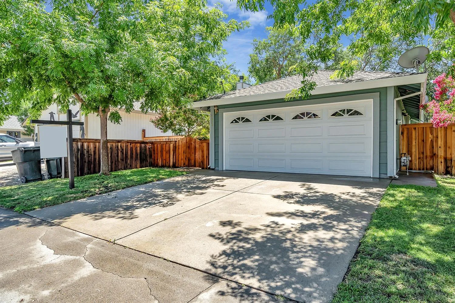3324 Saxonville Way photo 1