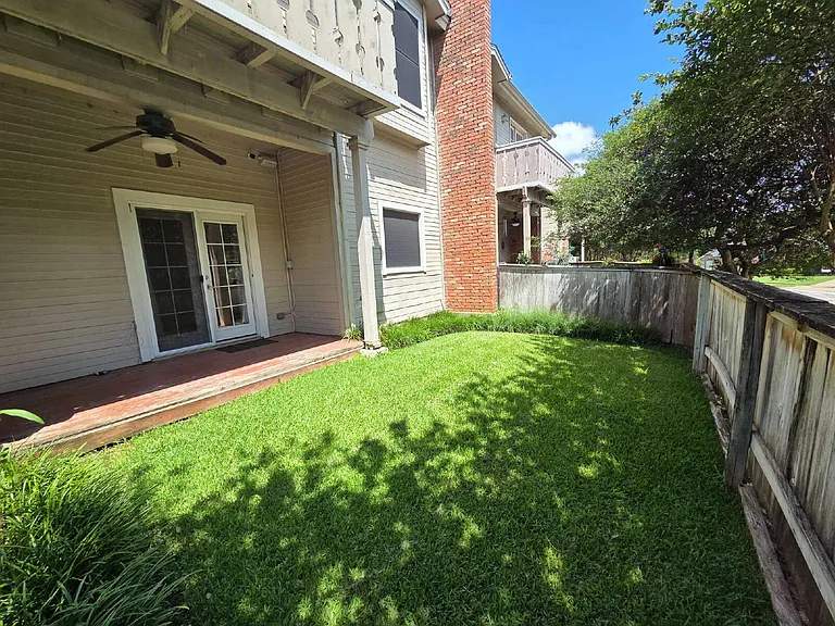 5839 Lake Point Dr — Photo 19