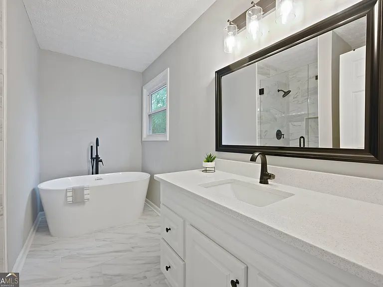 5870 Shadewater Dr — Photo 14