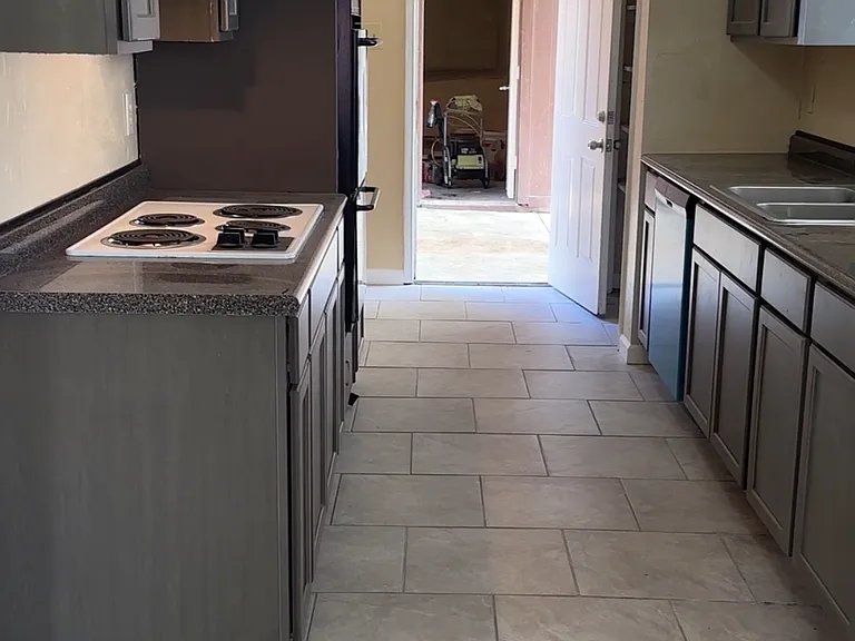 21711 Meadowhill Dr — Photo 10