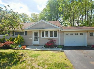 46 Appleton Dr, Hazlet, NJ 07730