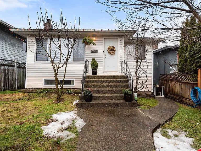 2947 McGill St — Photo 1