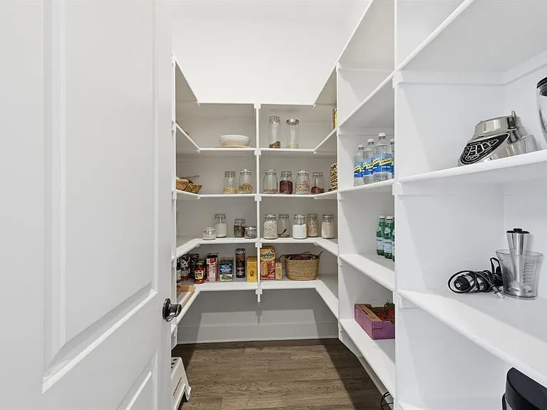 2020 Grey Bark St — Photo 15