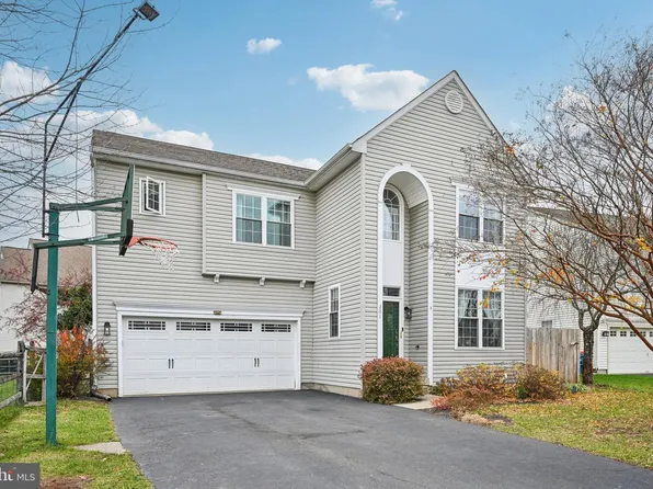 201 Eisenhower Ln, Collegeville, PA 19426