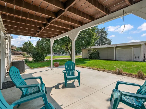 2305 E Locust Ln, Nampa, ID 83686