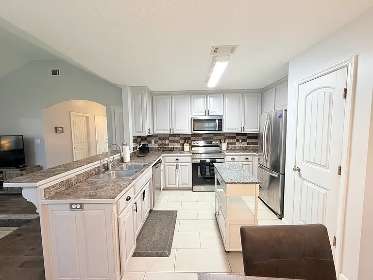 4694 Stonewall Cir — Photo 4