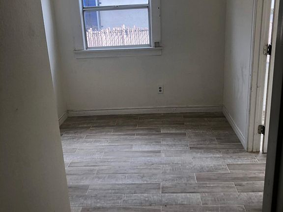 4th image of 1428 W 59th St