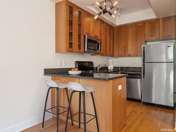 3rd image of 2237.5 N Lincoln Ave #3B