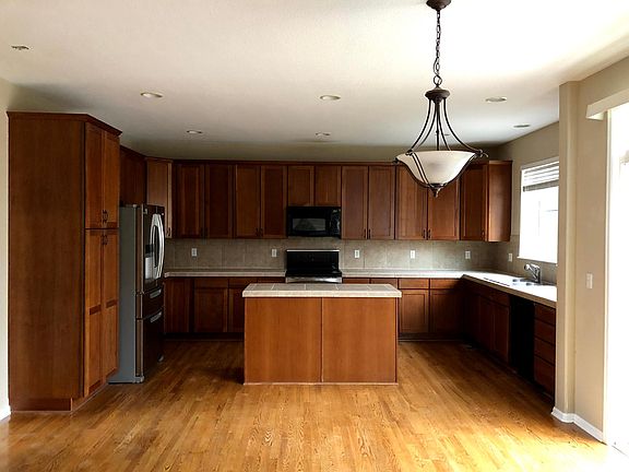 Kitchen/dining area (from living room area)