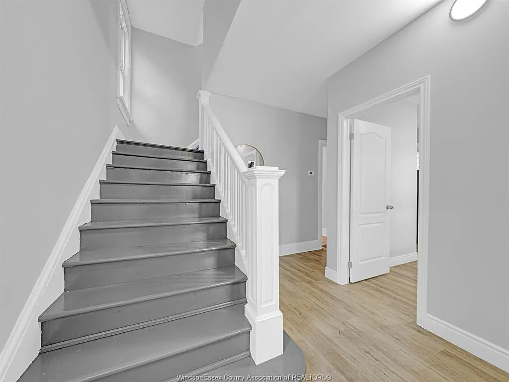 8 bed, $600 — Photo 4