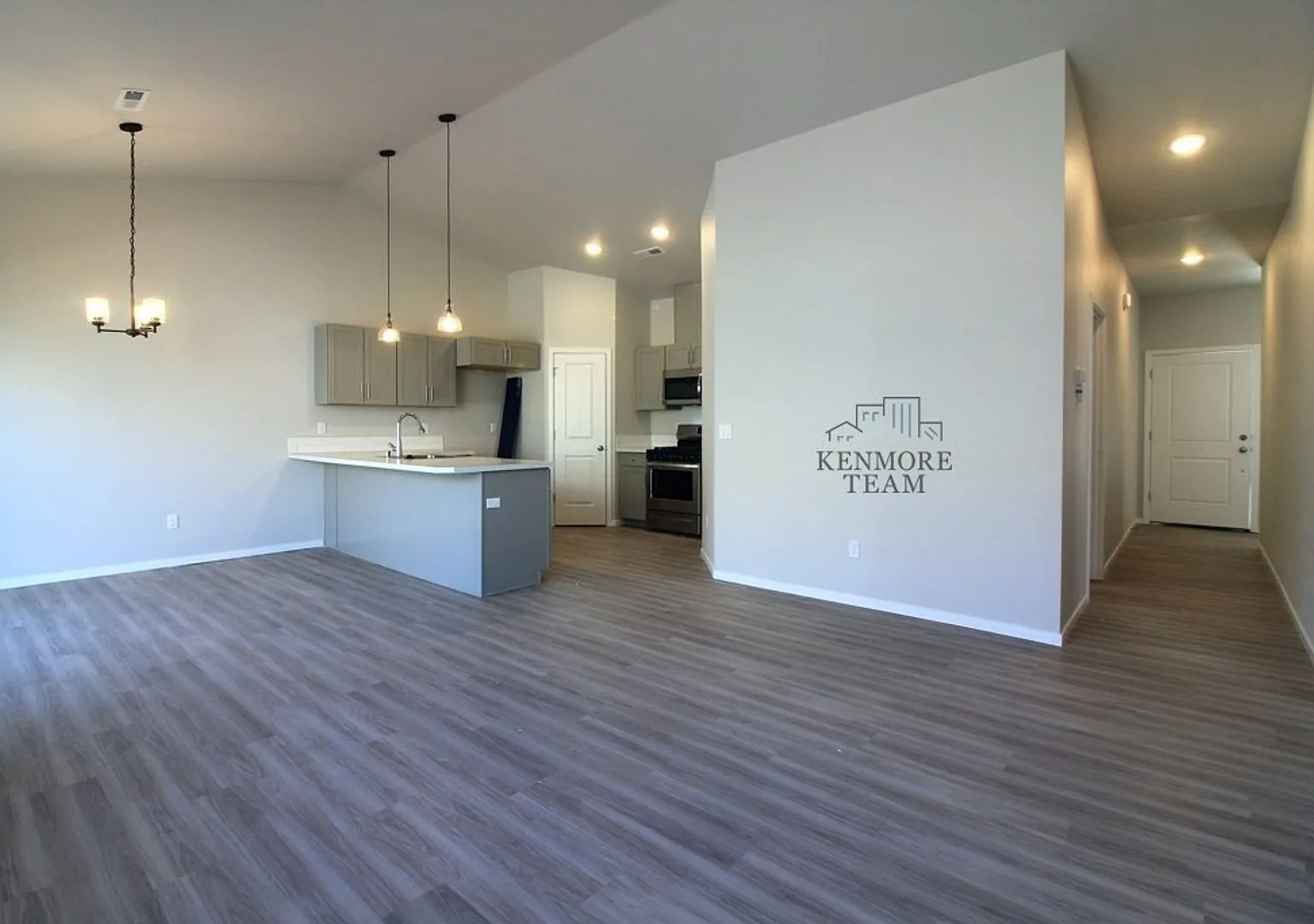 3 Bedroom, 2 Bath Townhome in West Pasco — Photo 2