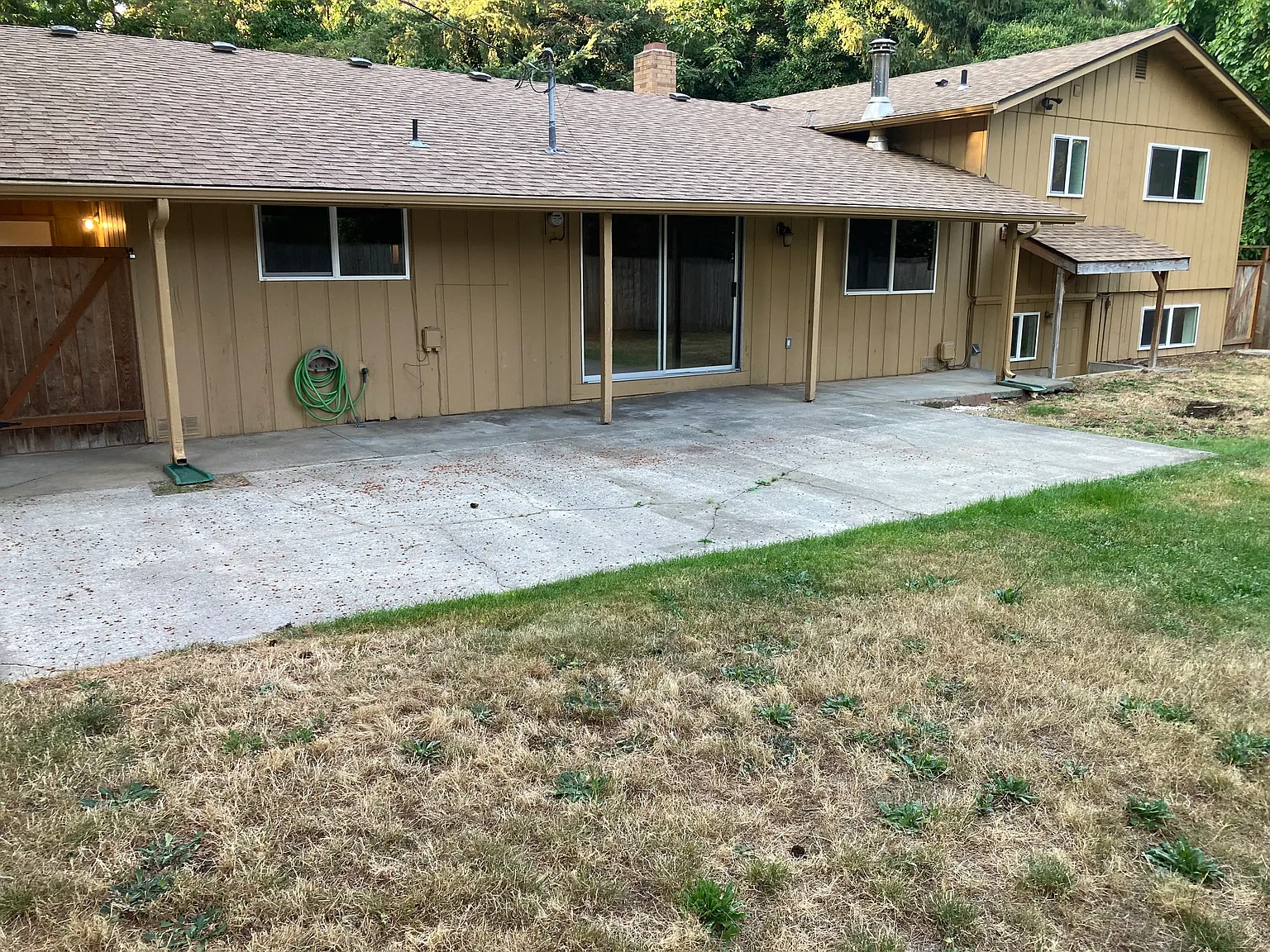 4 bed, 2368 sqft, $3,400 — Photo 2