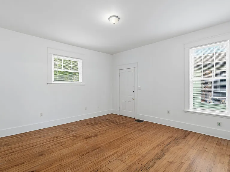2315 Linden Ave #1 — Photo 8