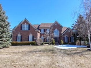 15714 Spyglass Dr, Northville, MI 48168
