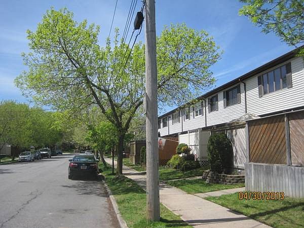 1st image of 40 Bunnell Ct