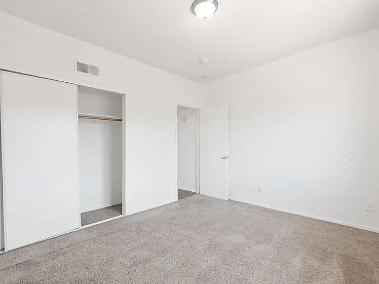 Alvernon811-835 — Photo 16