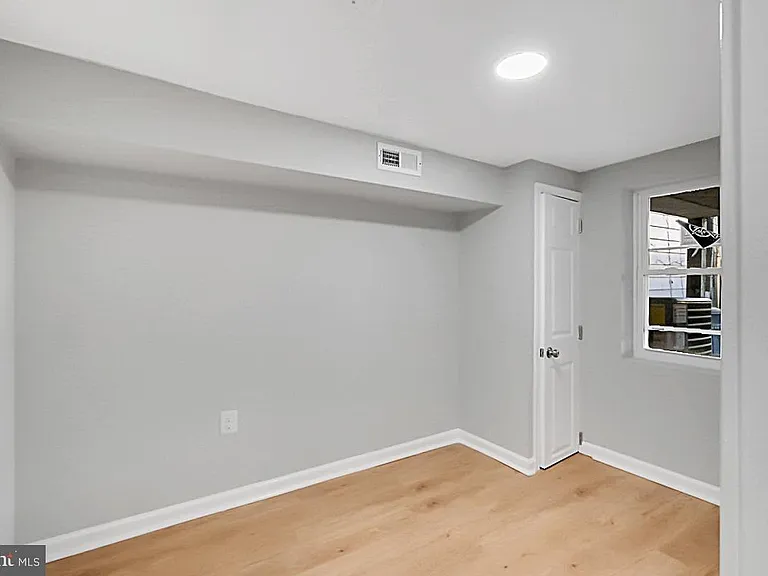 727 Otis Pl NW — Photo 13