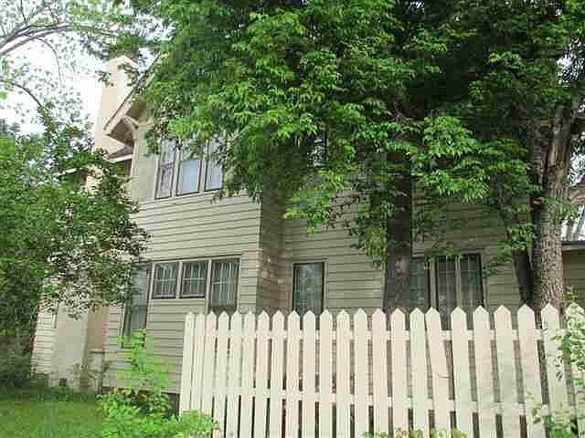 1st image of 305 Pine St