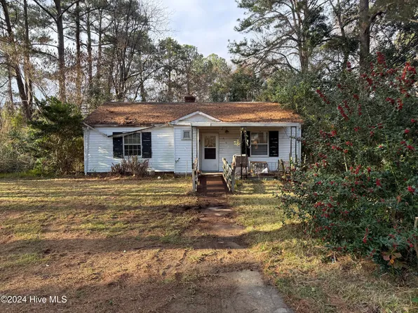 616 Greenmead Drive, Kinston, NC 28501