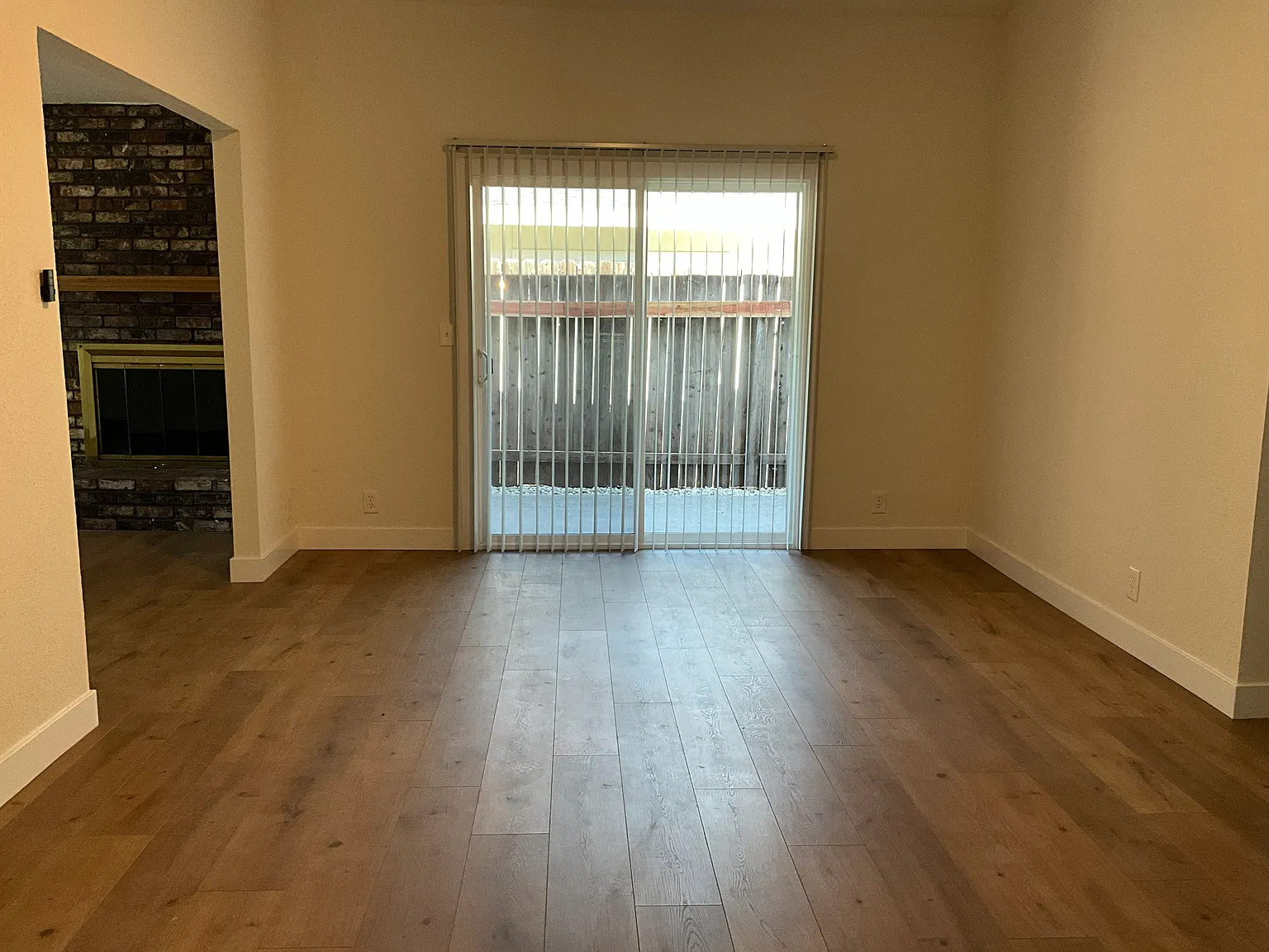3 bed, 1200 sqft, $2,500 — Photo 4