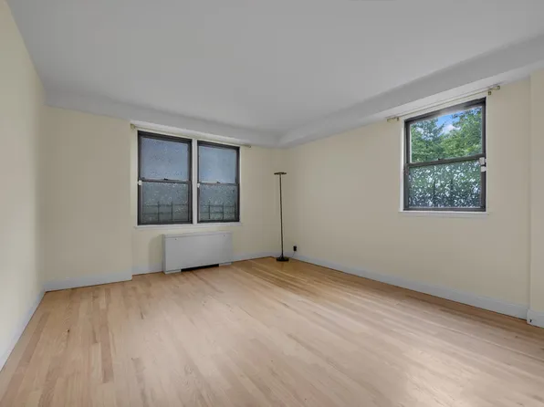 4705 Henry Hudson Parkway image 11 of 23