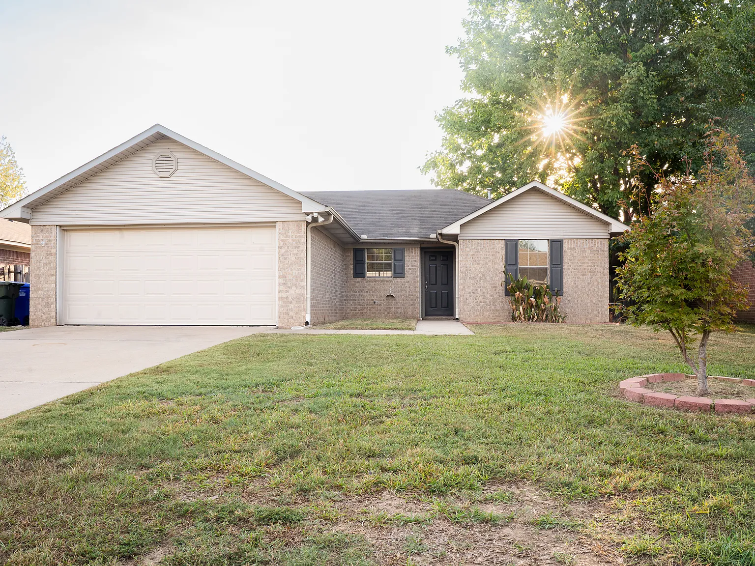 3 bed, 1144 sqft, $1,500 — Photo 1