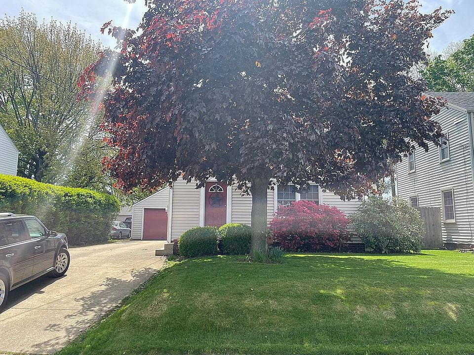 Welcome to 3722 12th ST SW. 