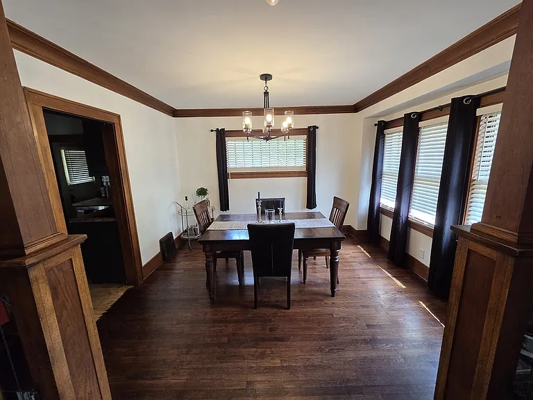 710 Harlan Ave NE — Photo 2