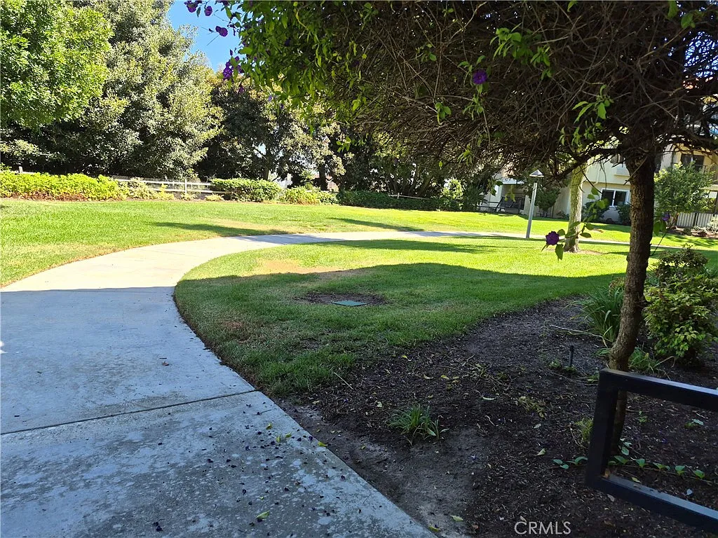 3 bed, 1656 sqft, $3,300 — Photo 2