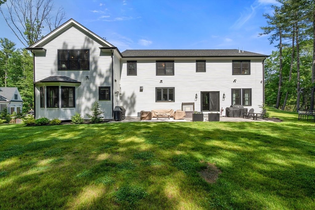 8 Charles St, North Reading, MA - View 4
