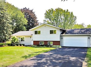 28W165 87th St, Naperville, IL 60564