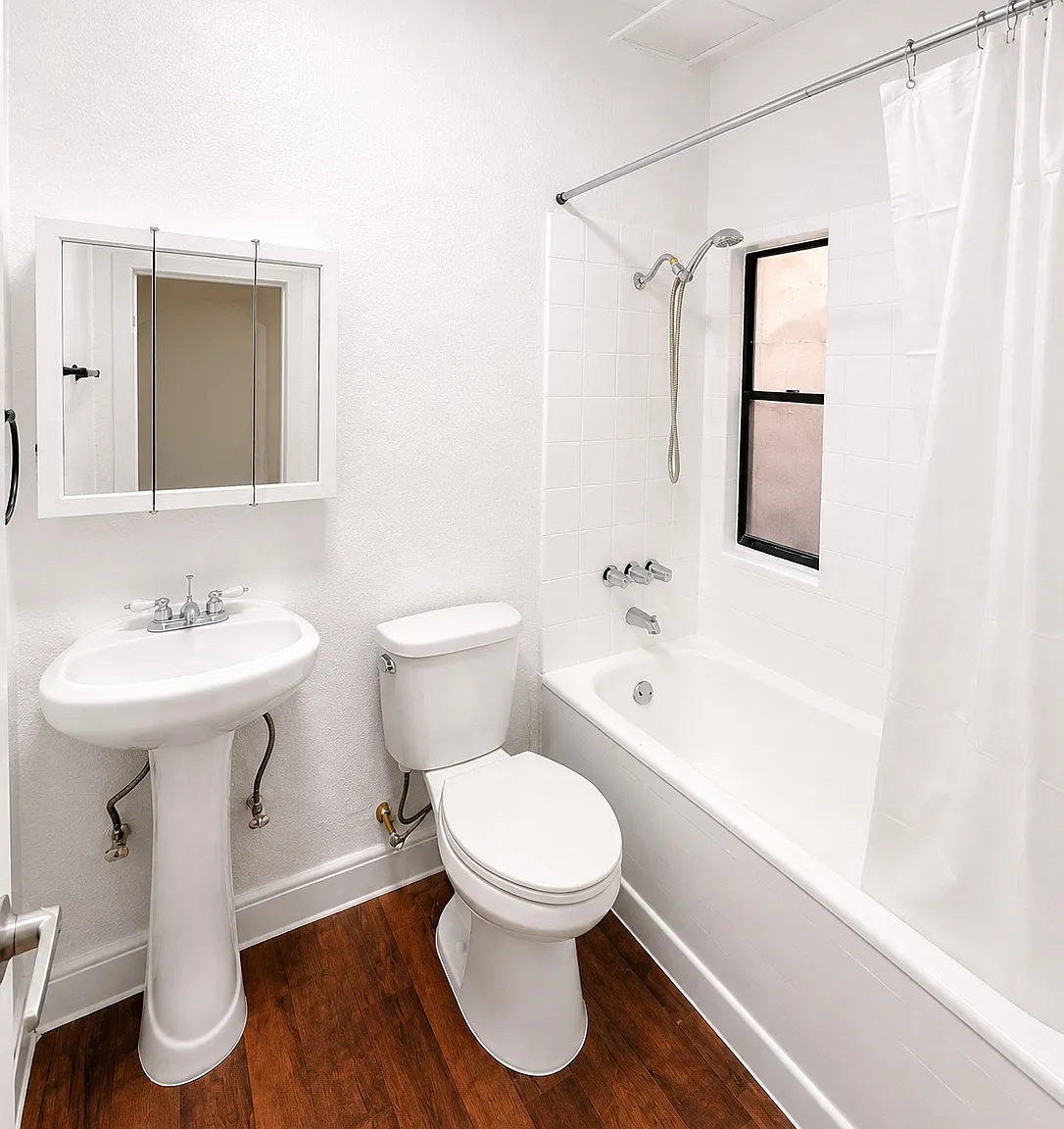 1823-27 Garfield Pl — Photo 4